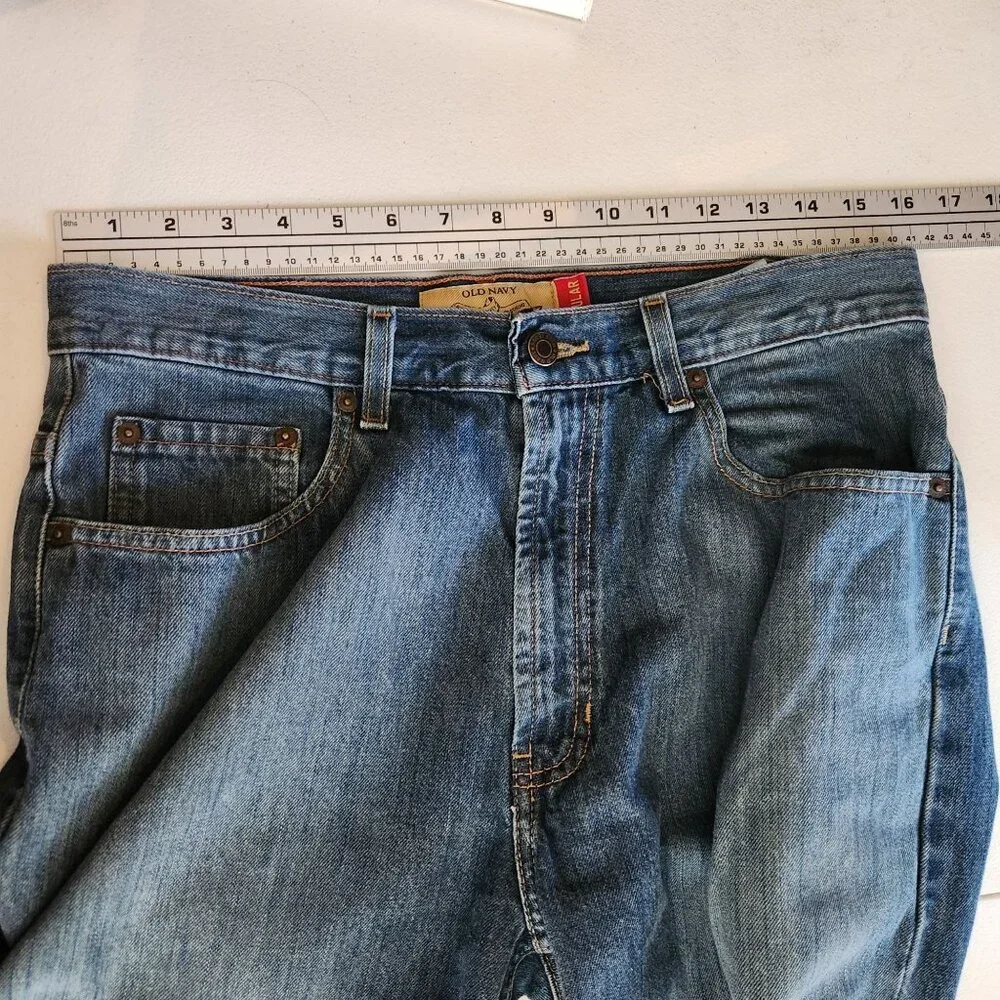 Old Navy Mens Regular Fit Denim Jeans Authentic Classic Blue Wash 32x32